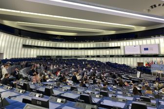 I cittadini europei nell'aula del Parlamento europeo a Strasburgo
