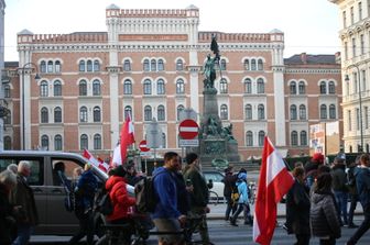 Proteste a Vienna contro le misure per il contenimento del Covid&nbsp;