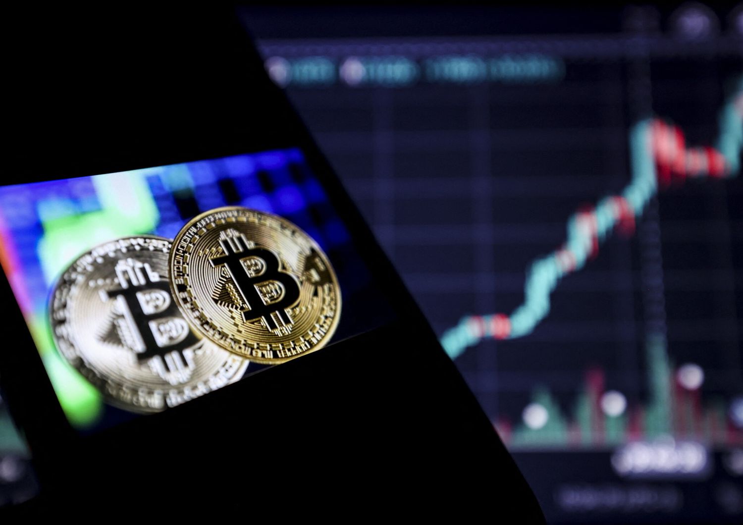 Il Bitcoin tocca i 70mila dollari. Enormi afflussi di Etf