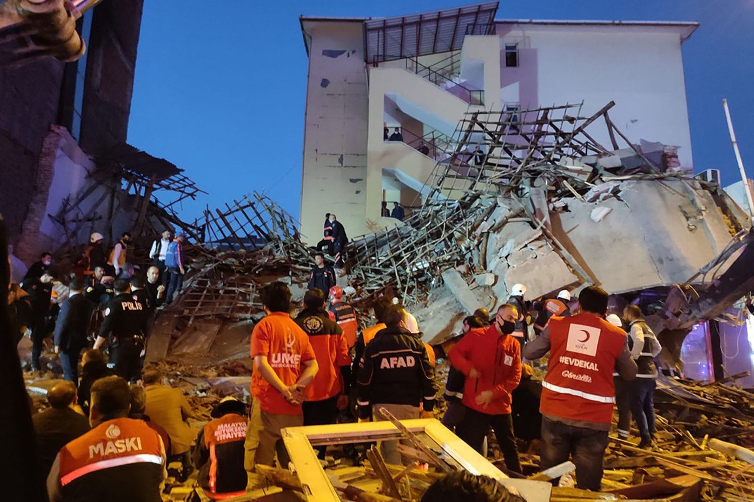 Edificio crollato a Malatya in Turchia