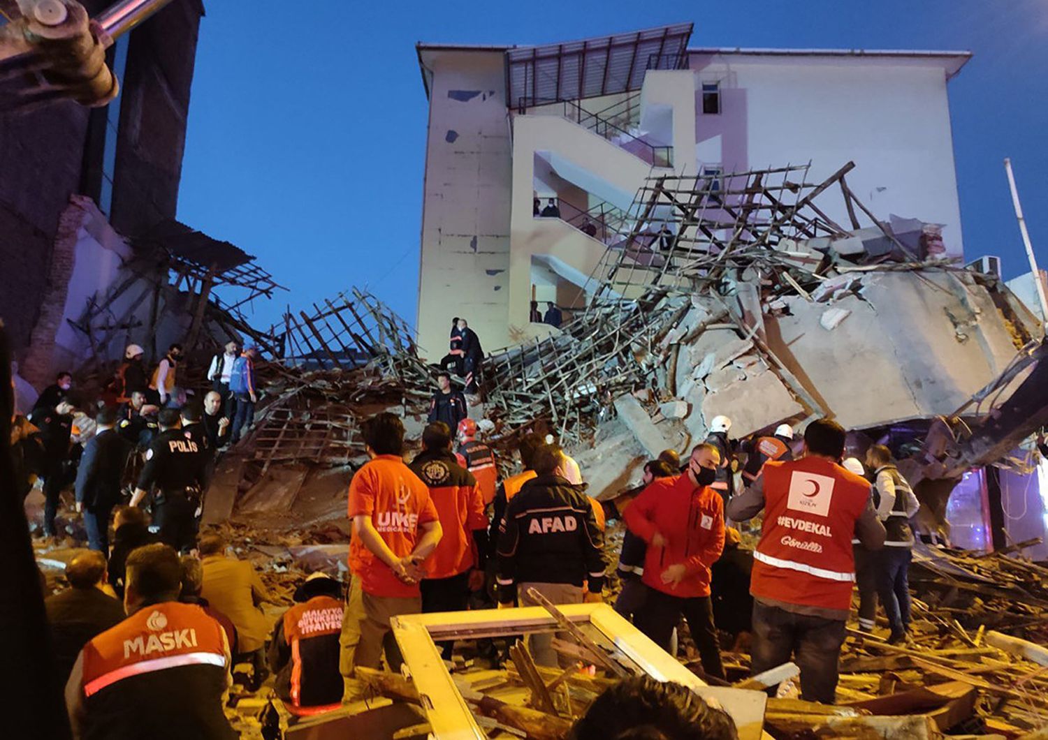 Edificio crollato a Malatya in Turchia