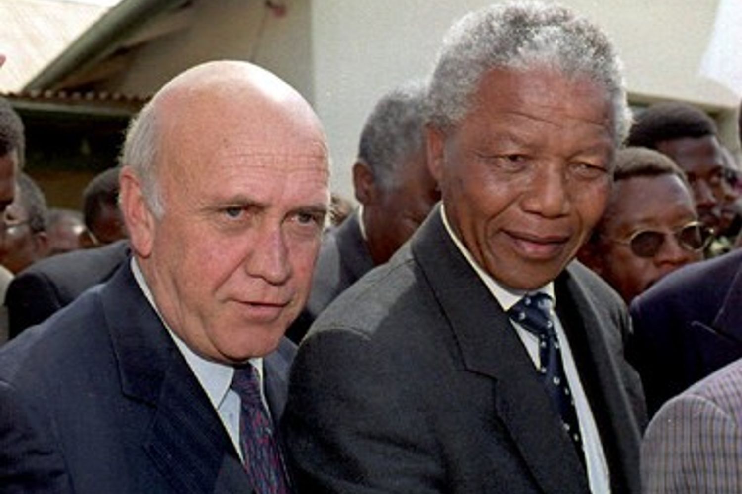L'ex presidente sudafricano Frederick de Klerk e Nelson Mandela