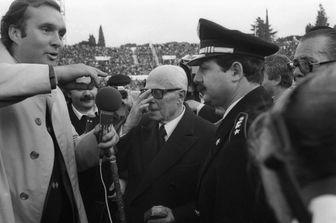 Giampiero Galeazzi con Sandro Pertini allo Stadio Olimpico di Roma nel 1980