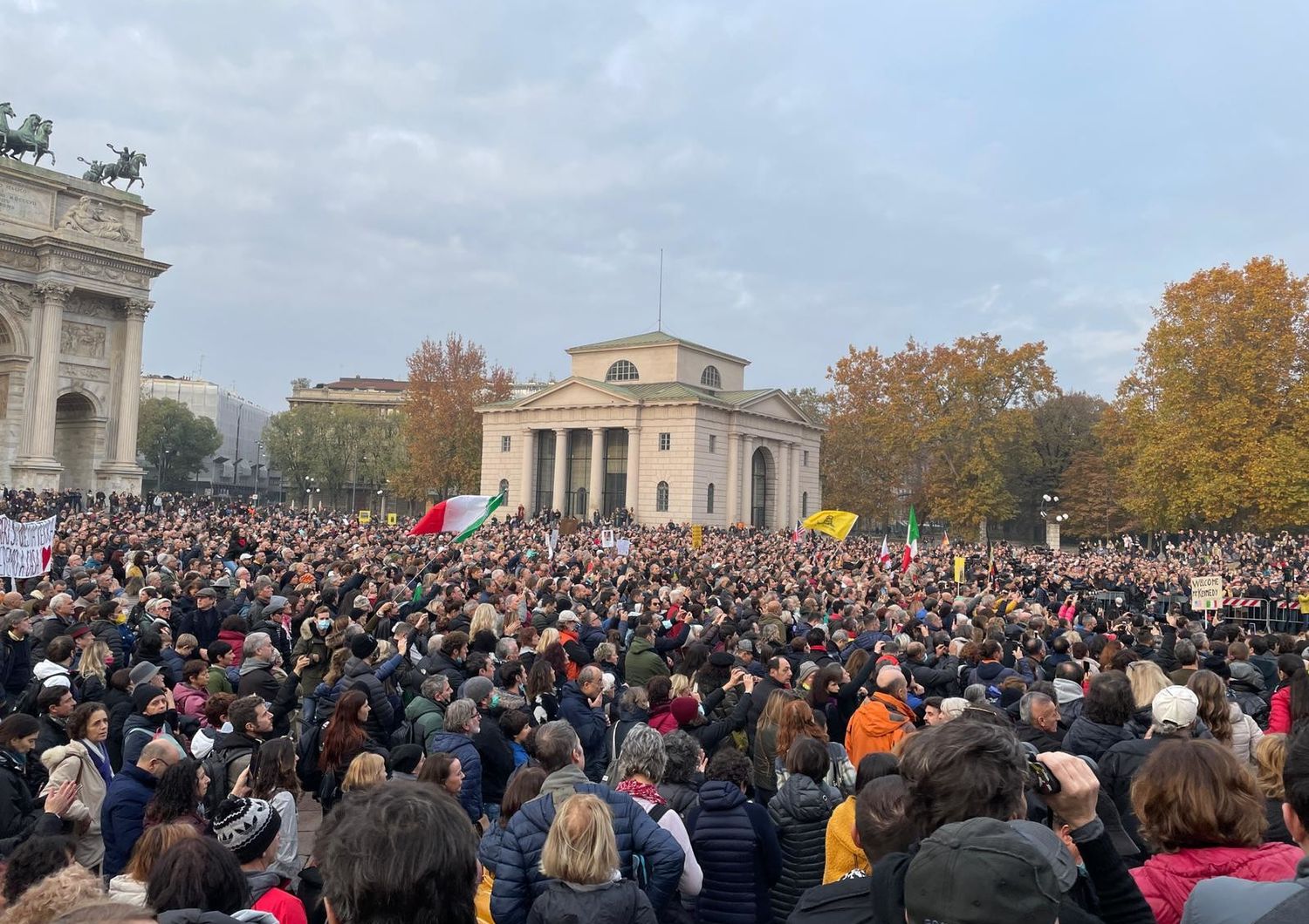 Manifestazione no green pass a Milano, 13 novembre 2021