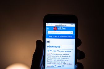 Il pronome francese neutro &quot;iel&quot; entra nel dizionario digitale