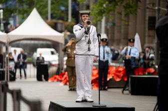 marinaio australiano nel corso di una celebrazione a Sydney