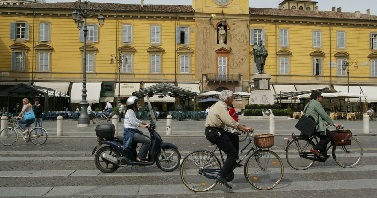 Mistero in un parco di Parma, trovati i resti di un feto umano