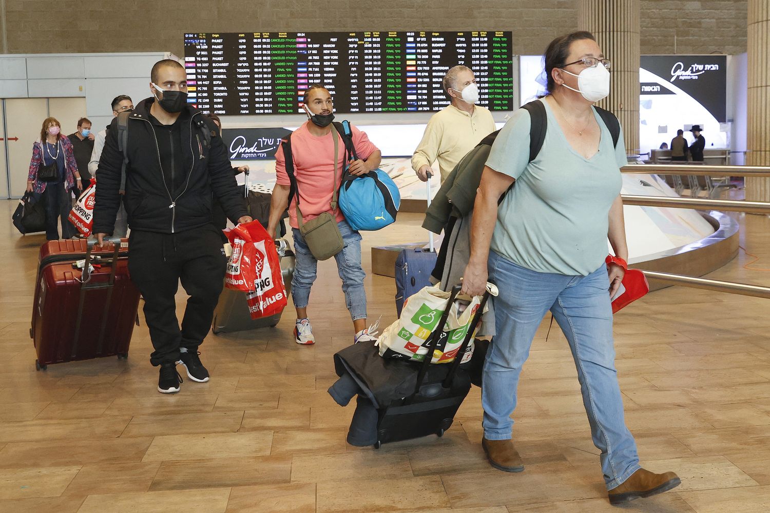 Passeggeri all'aeroporto Ben Gurion di Tel Aviv