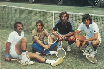La squadra azzurra di Coppa Davis del 1976. Tonino Zugarelli, Corrado Barazzutti, Paolo Bertolucci e Adriano Panatta