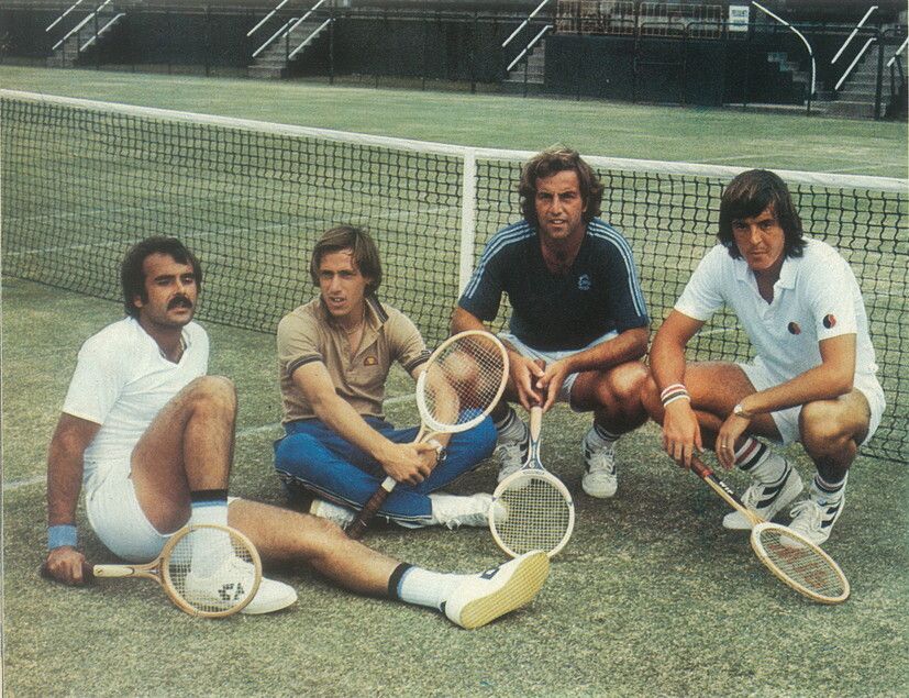 La squadra azzurra di Coppa Davis del 1976. Tonino Zugarelli, Corrado Barazzutti, Paolo Bertolucci e Adriano Panatta