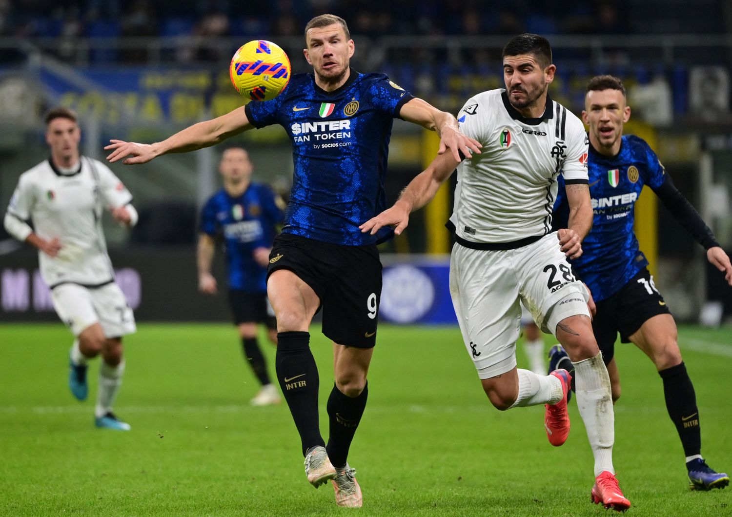 Calcio Inter battuto lo Spezia 2-0