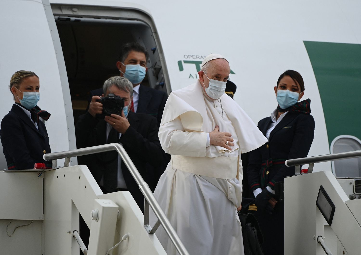 Il Papa sale sul volo Ita in partenza per Cipro