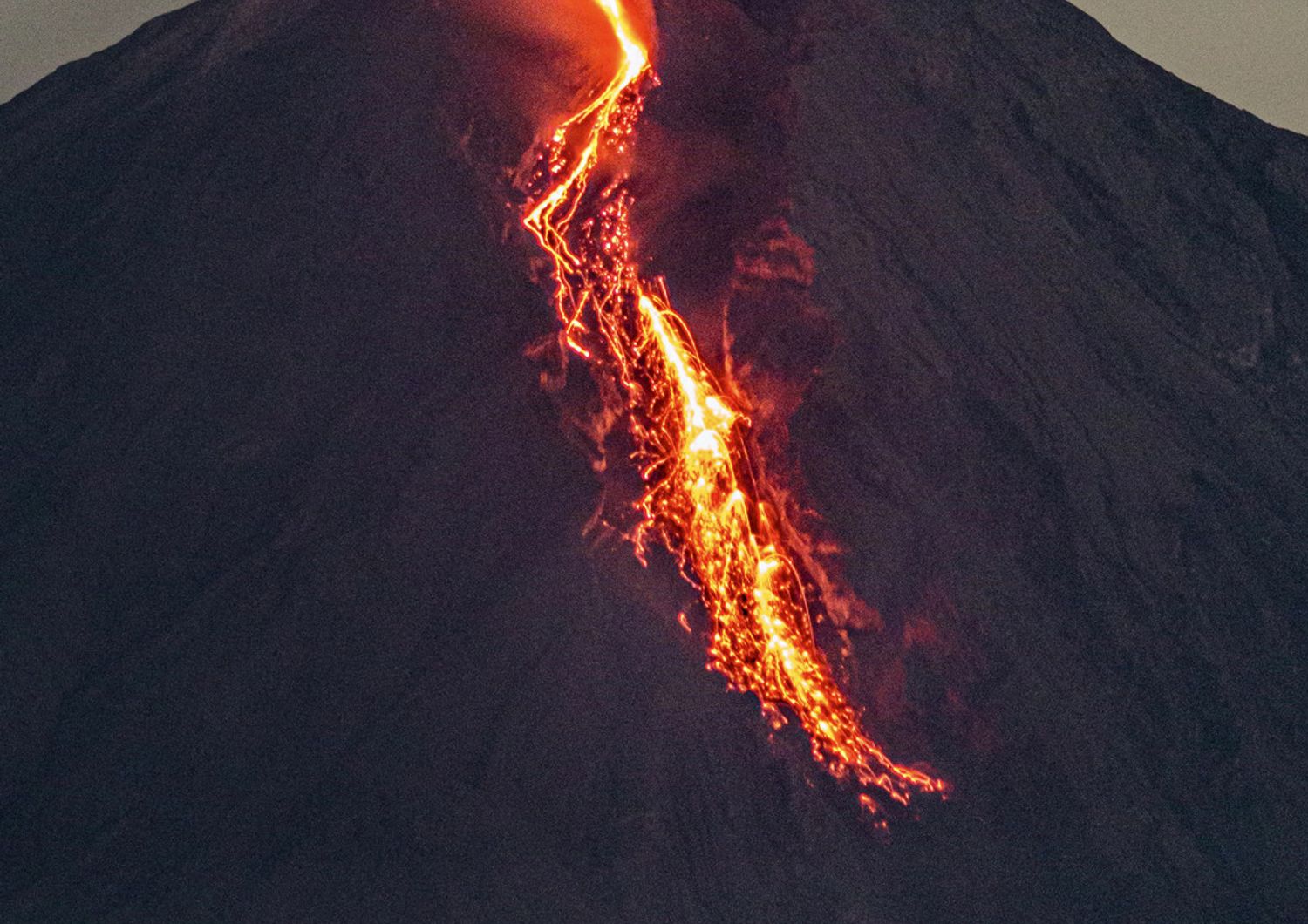 Eruzione del vulcano Semeru