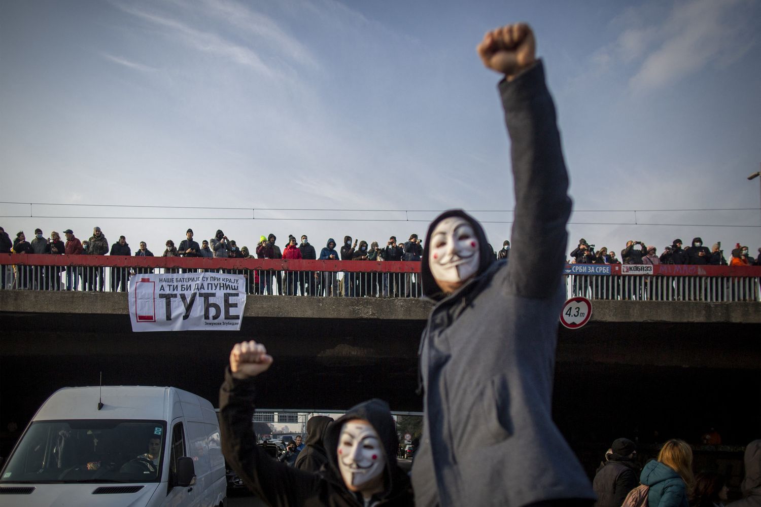 Proteste a Belgrado contro lo sfruttamento delle risorse minerarie