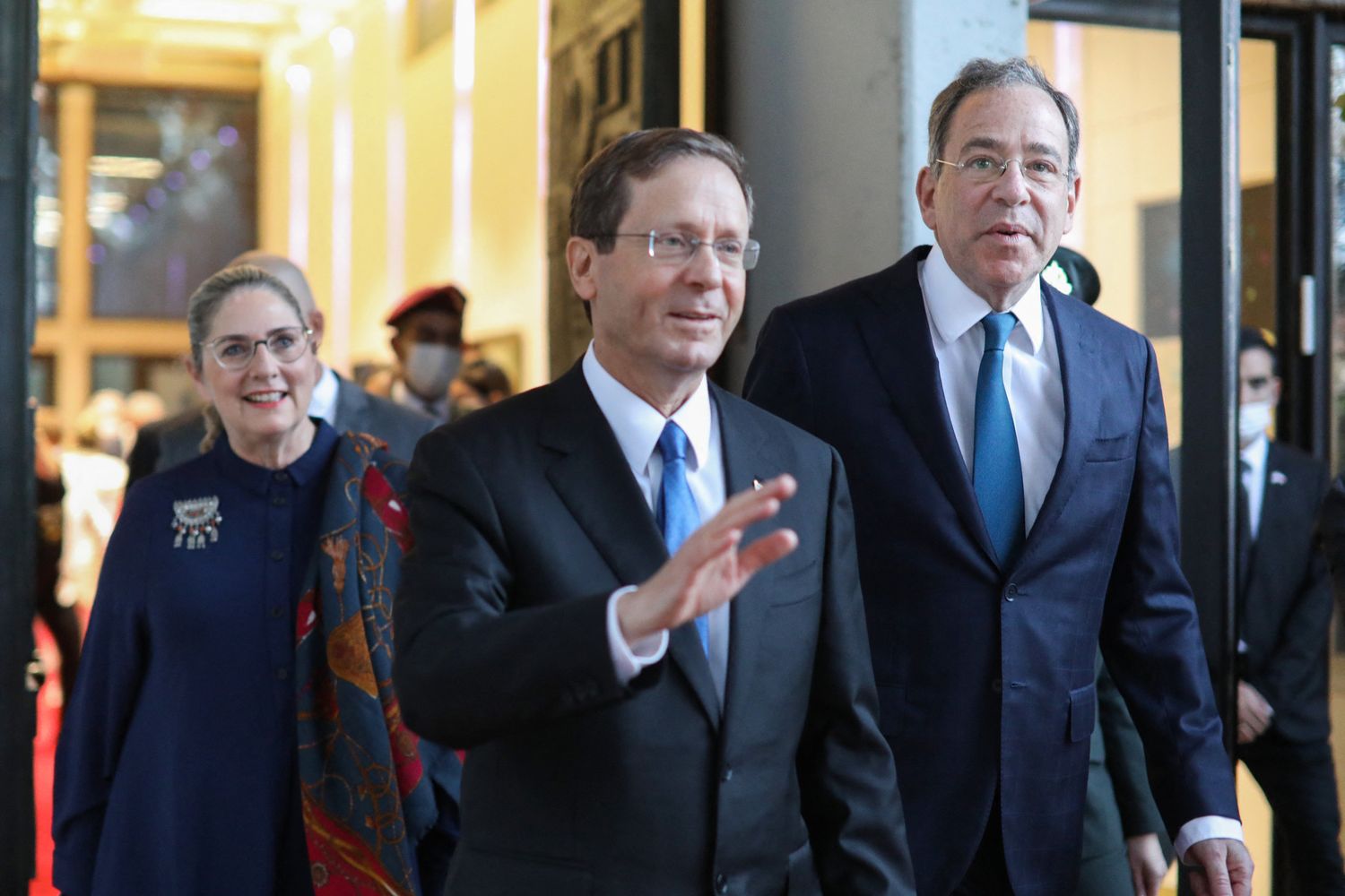 Il presidente israeliano Isaac Herzog, alla sua sinistra l'ambasciatore Usa Tom Nides