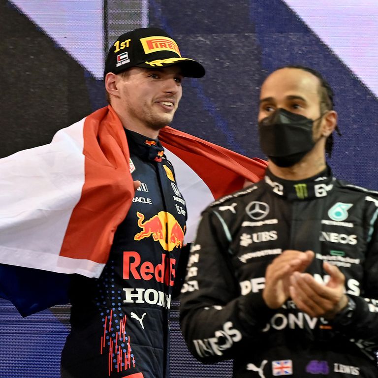 Max Verstappen e Lewis Hamilton al termine del Gp di Formula 1 di Abu dhabi&nbsp;