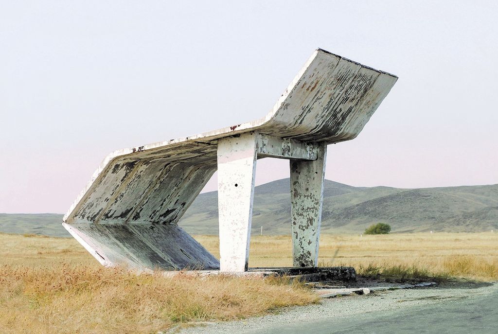 Da 'Soviet Bus Stops': una fermata dell'autobus di epoca sovietica a Taraz,&nbsp;Kazakistan