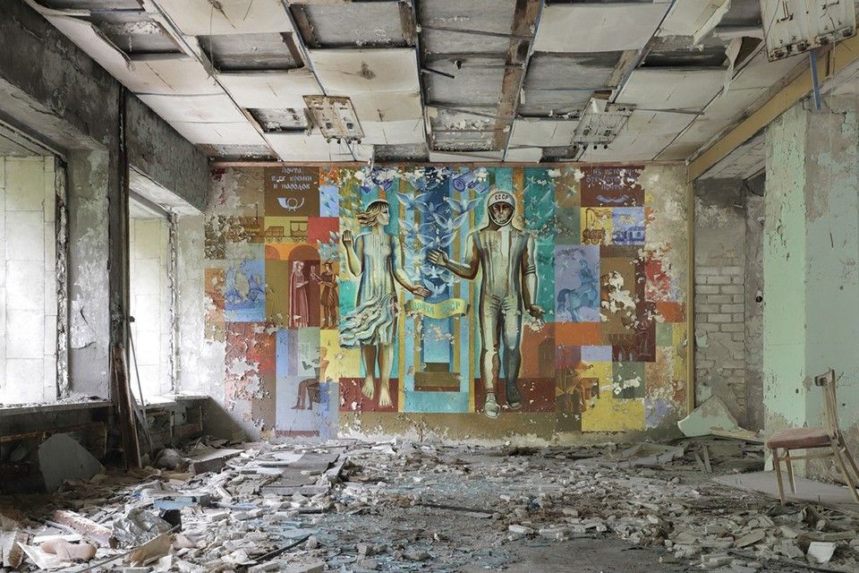 Da 'Chernobyl: A Stalkers' Guide': murales all'interno dell'ufficio postale di Pripyat&nbsp;