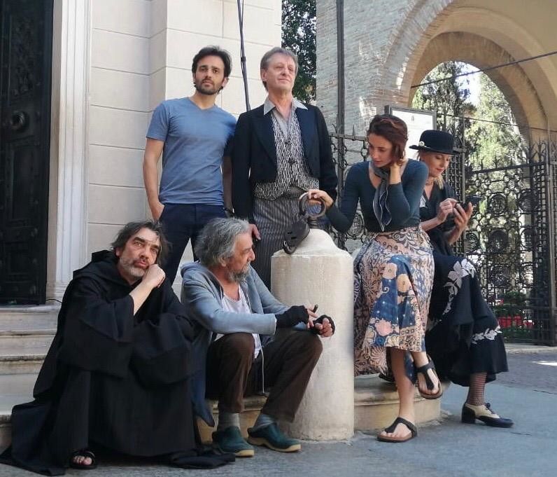 Il regista Fabrizio Bancale e il cast di&nbsp;&ldquo;Dante, l&rsquo;esilio di un poeta&quot;