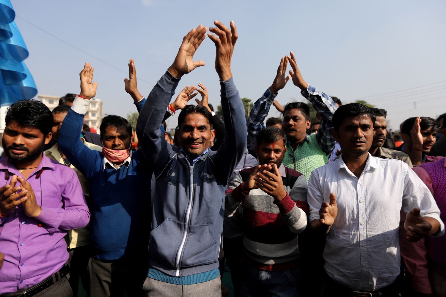 In India si festeggia la fine della pandemia