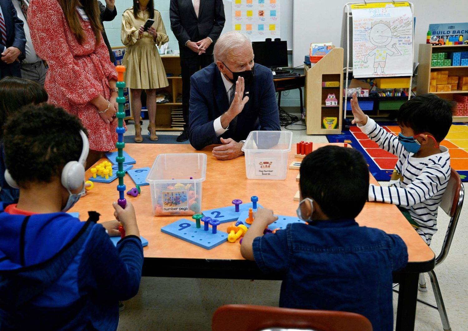 Joe Biden in una scuola