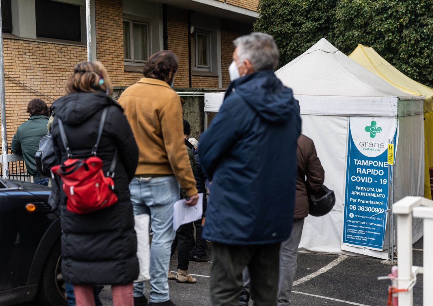 Fila per il test sul cCvid 19 a Roma&nbsp;