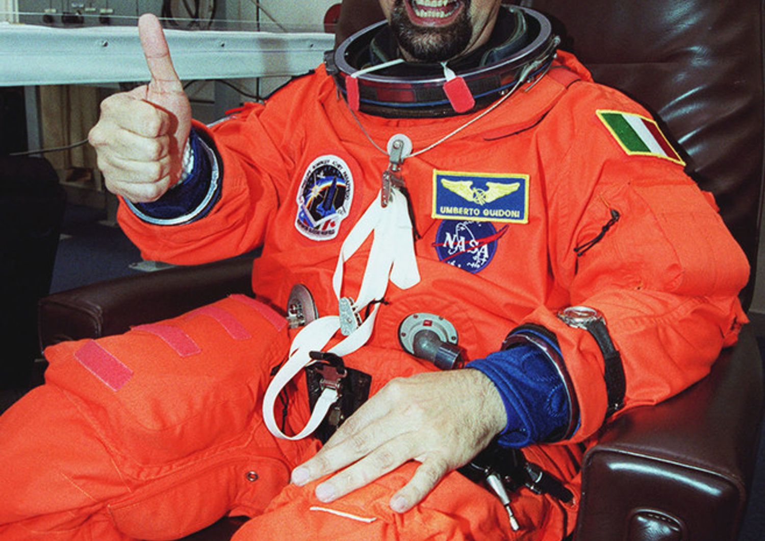 L'austronauta Umberto Guidoni prima di una misssione sulla Stazione spaziale internazionale &nbsp;