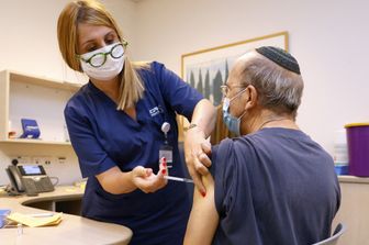 Vaccino contro il Covid 19 presso il Sheba Medical Center di Israele&nbsp;