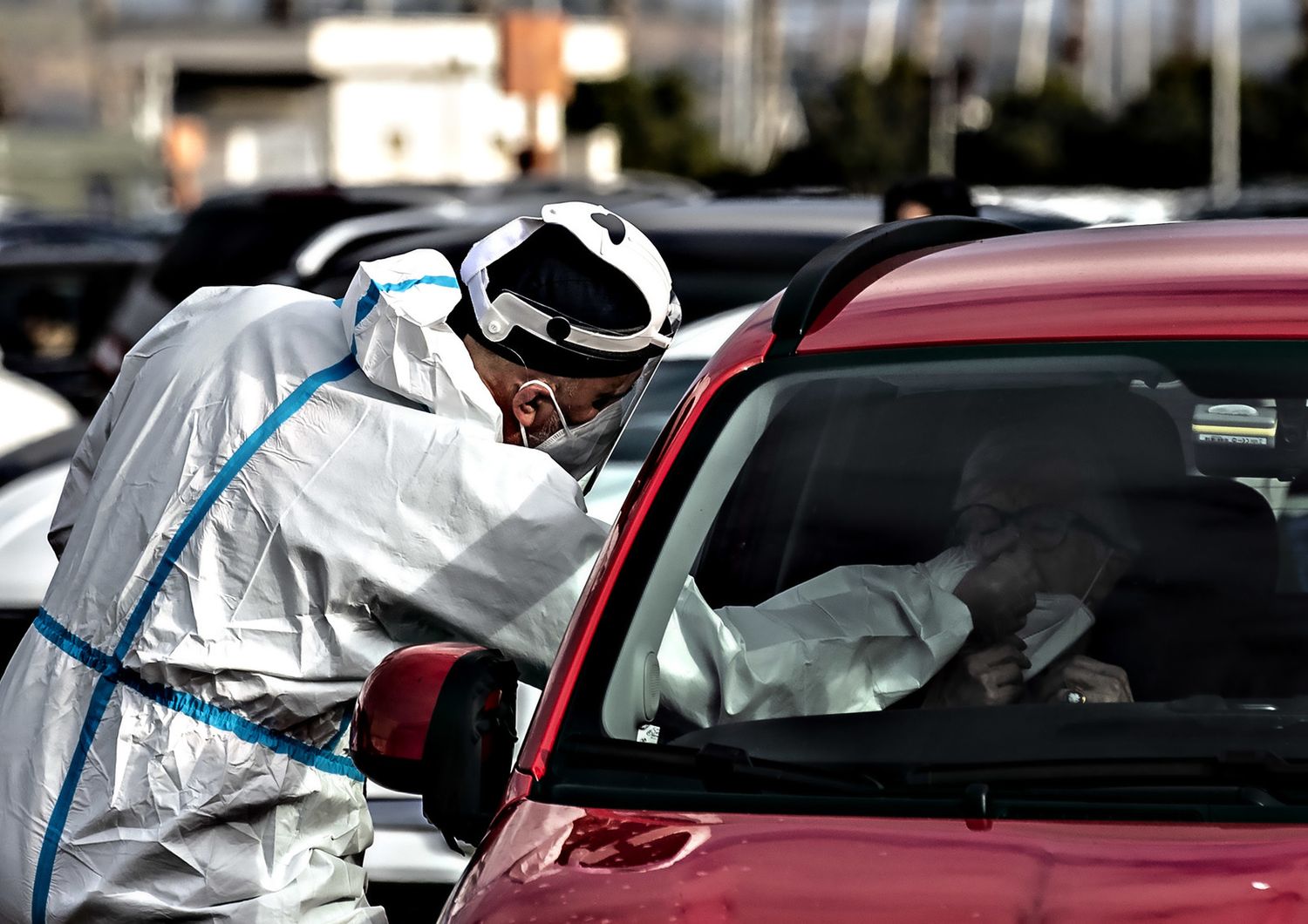 Tampone in un drive-in di Roma