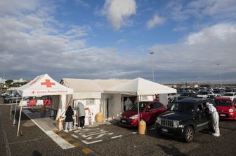 Covid, drive in di Fiumicino