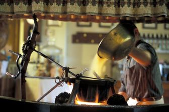 Il paiolo per la preparazione della polenta