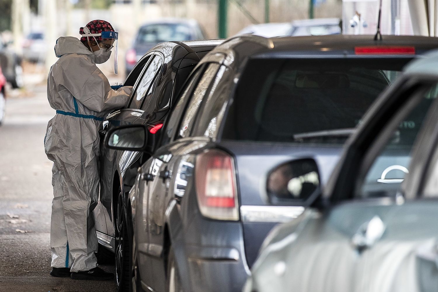 Il drive in per i tamponi a Tor di Quinto a Roma