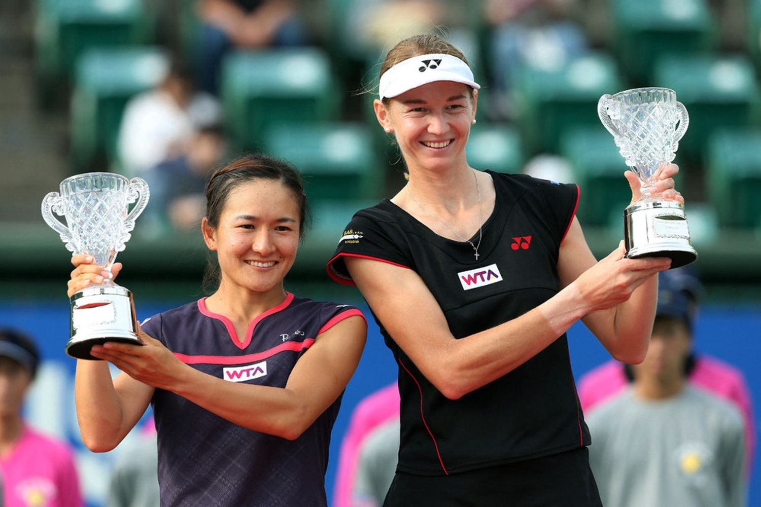 Renata Voracova, a destra nella foto, con la sua compagna di doppio,&nbsp;Shuko Aoyama