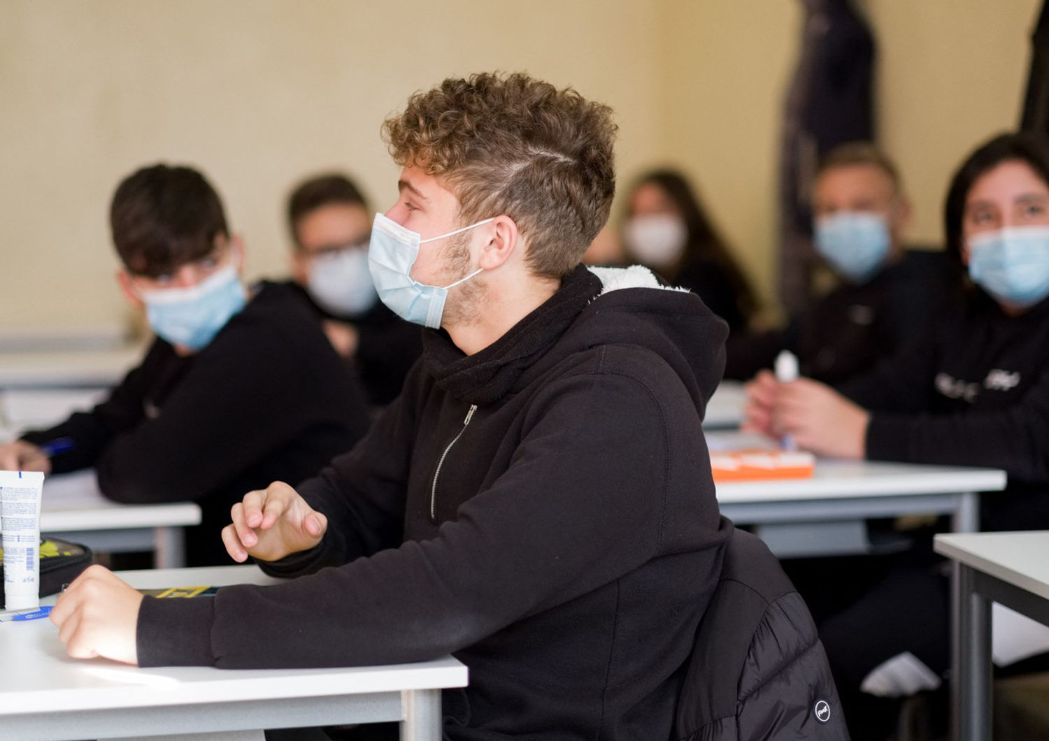 Scuola Bianchi ripensamento ritorno presenza