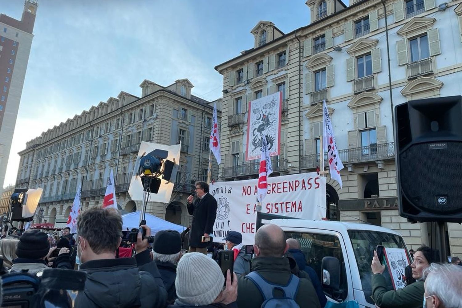 Manifestazione no vax a Torino