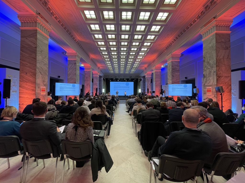 La riunione dei cittadini al Palazzo della Cultura a Varsavia&nbsp;