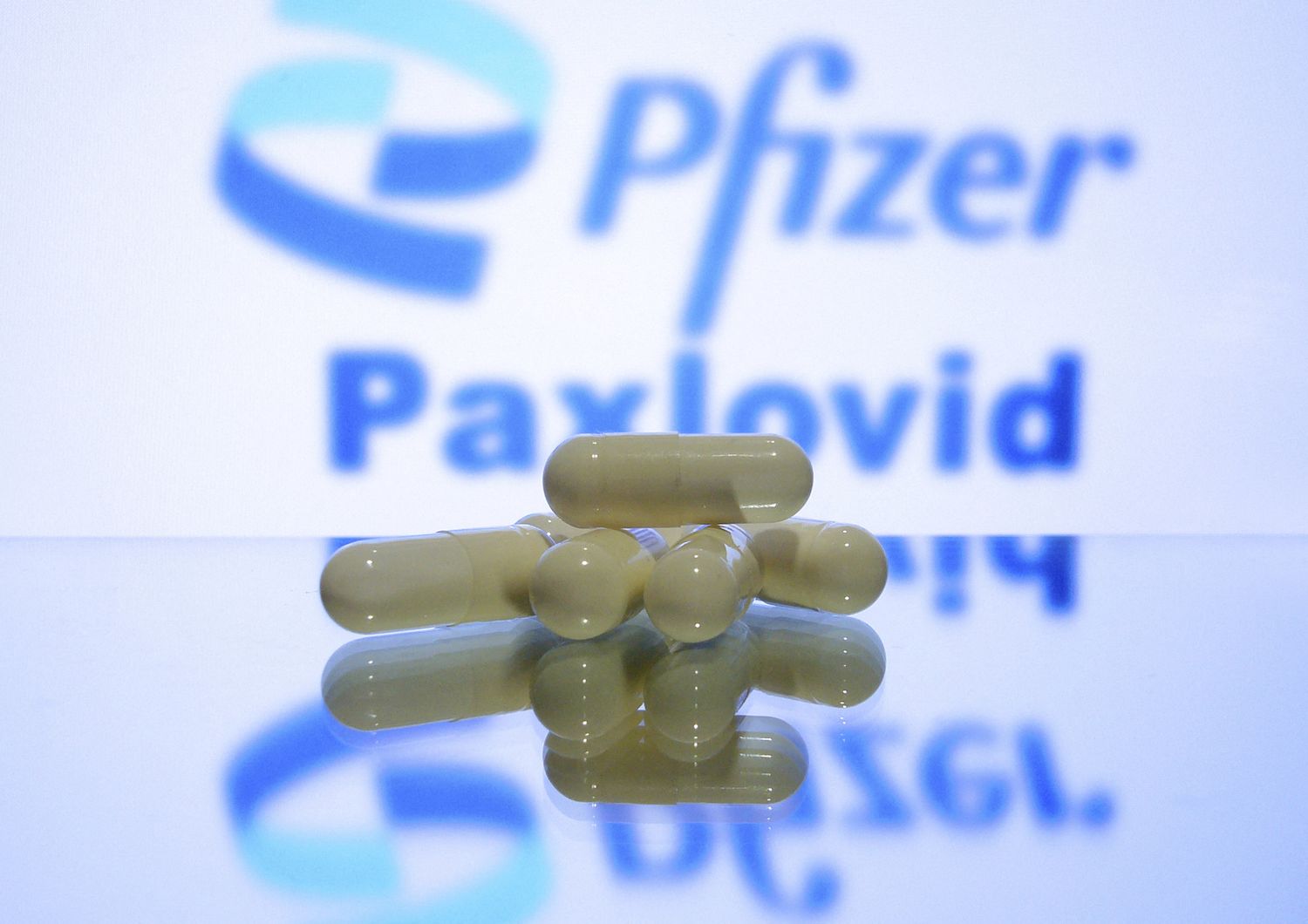 Pillole dell'antivirale Paxlovid