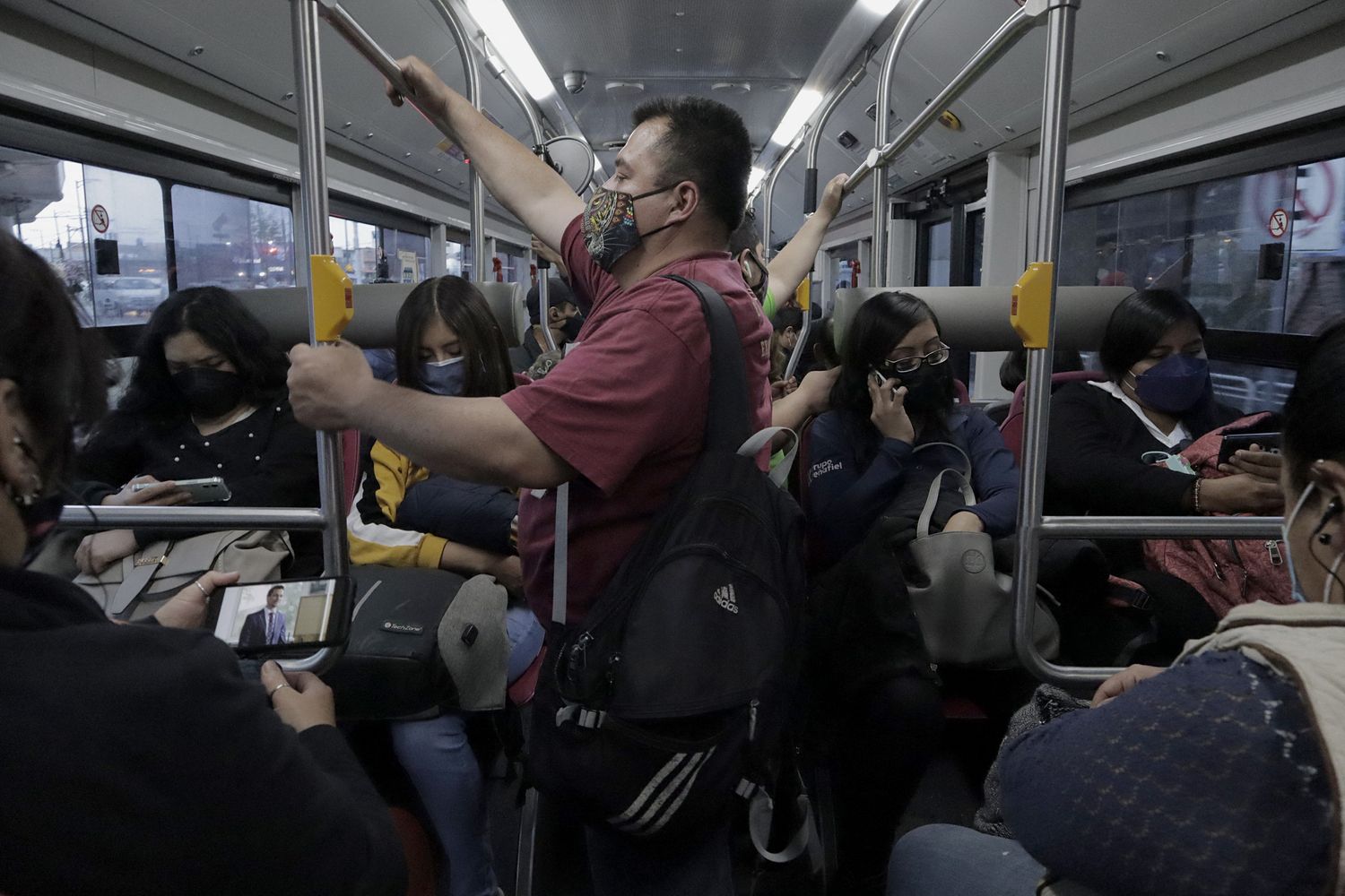 Autobus pieno al tempo del Covid