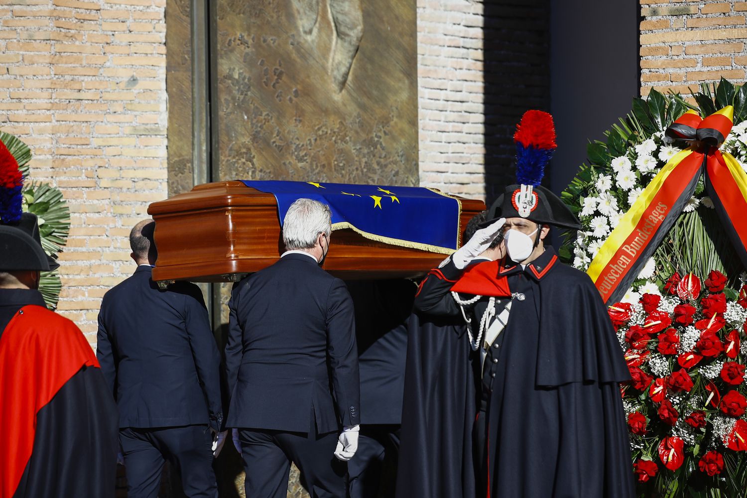 Il feretro di David Sassoli