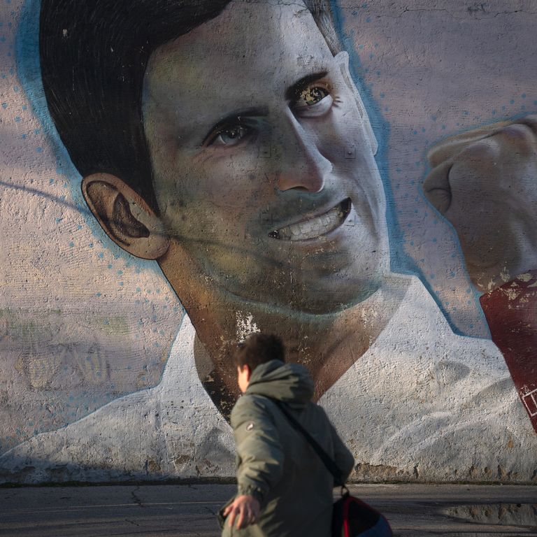 Un murales raffigurante Novak Djokovic