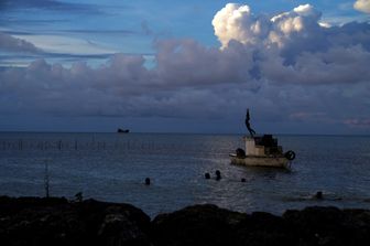 L'eruzione vista dall'isola di Tonga