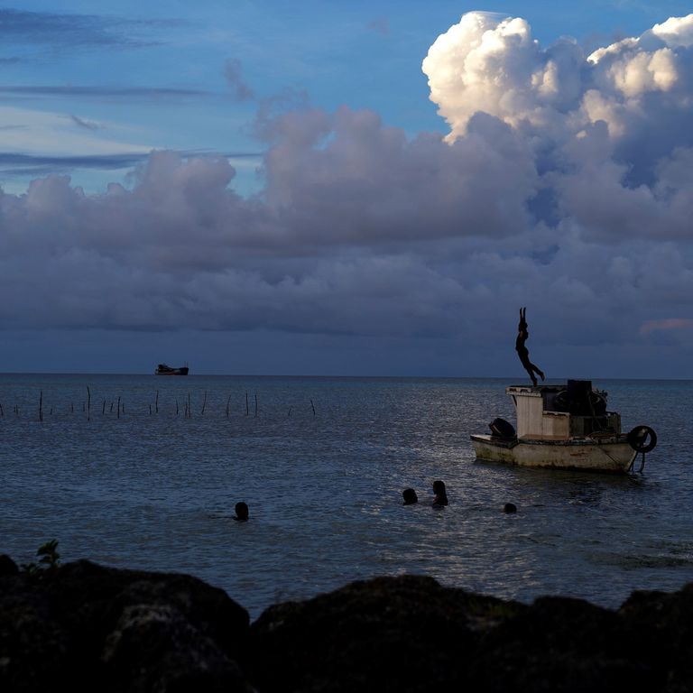 L'eruzione vista dall'isola di Tonga