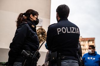 Scontro gang Torino polizia disperde 200 giovani