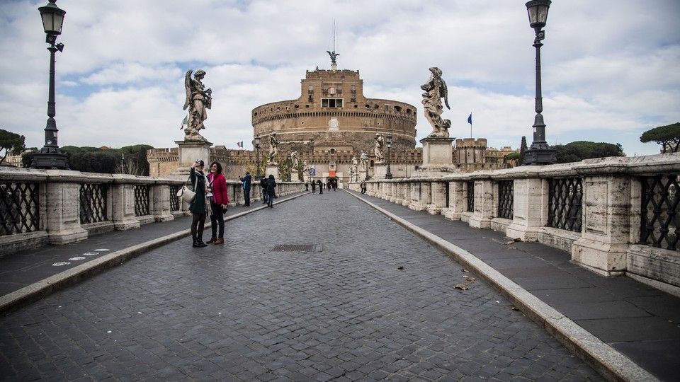 Roma svuotata dal dilagare della variante Omicron - Castel Sant'Angelo