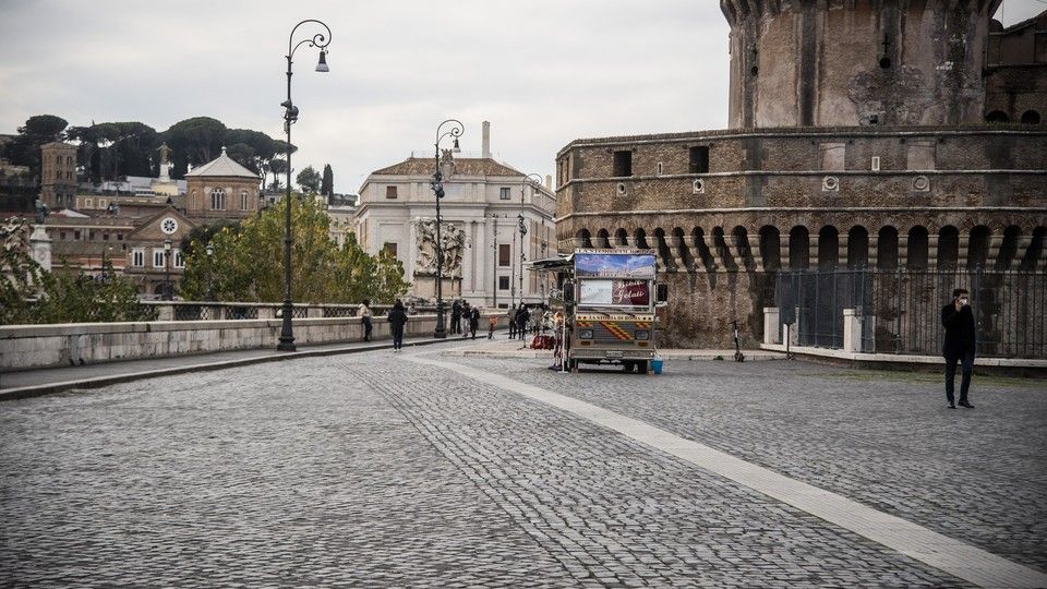 Roma svuotata dal dilagare della variante Omicron - Castel Sant'Angelo