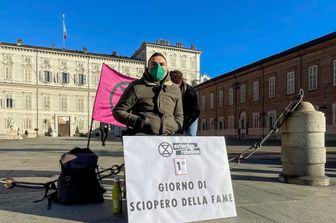 Ruggero ha proclamato lo sciopero della fame finch&eacute; non sar&agrave; convocato un consiglio regionale per discutere della crisi climatica