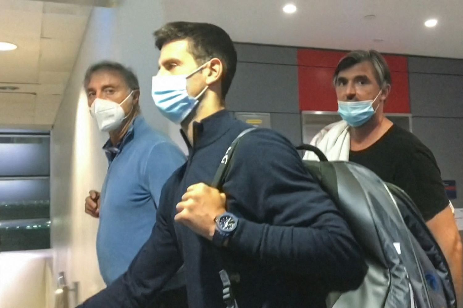Novak Djokovic all'aeroporto di Dubai&nbsp;