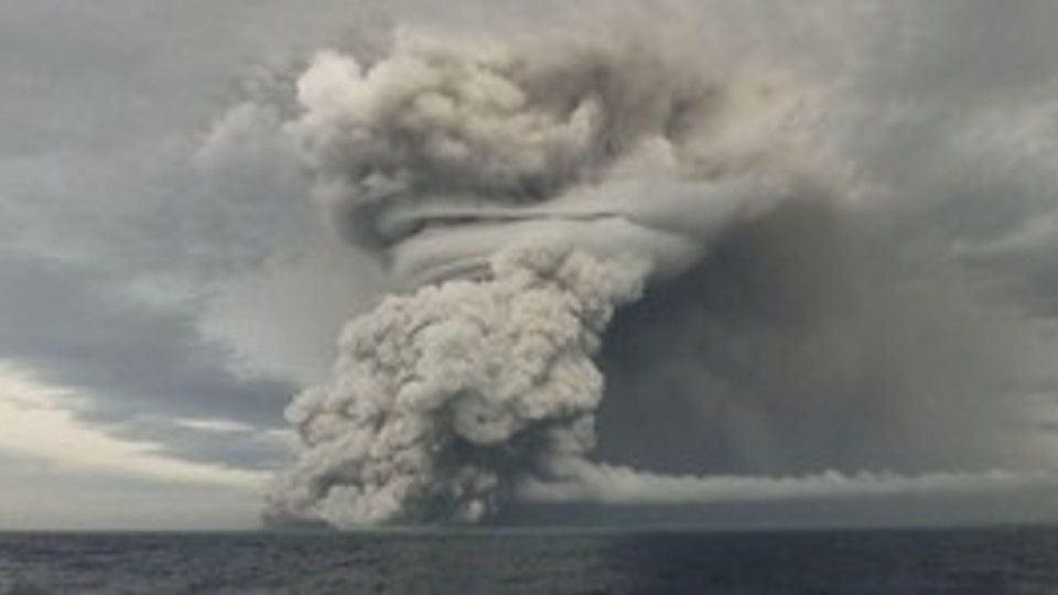 L'eruzione del vulcano sottomarino di Tonga&nbsp;