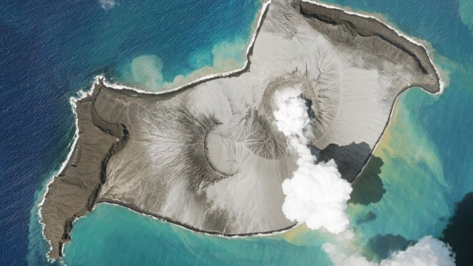 Immagine satellitare dell'eruzione vulcanica di Tonga&nbsp;