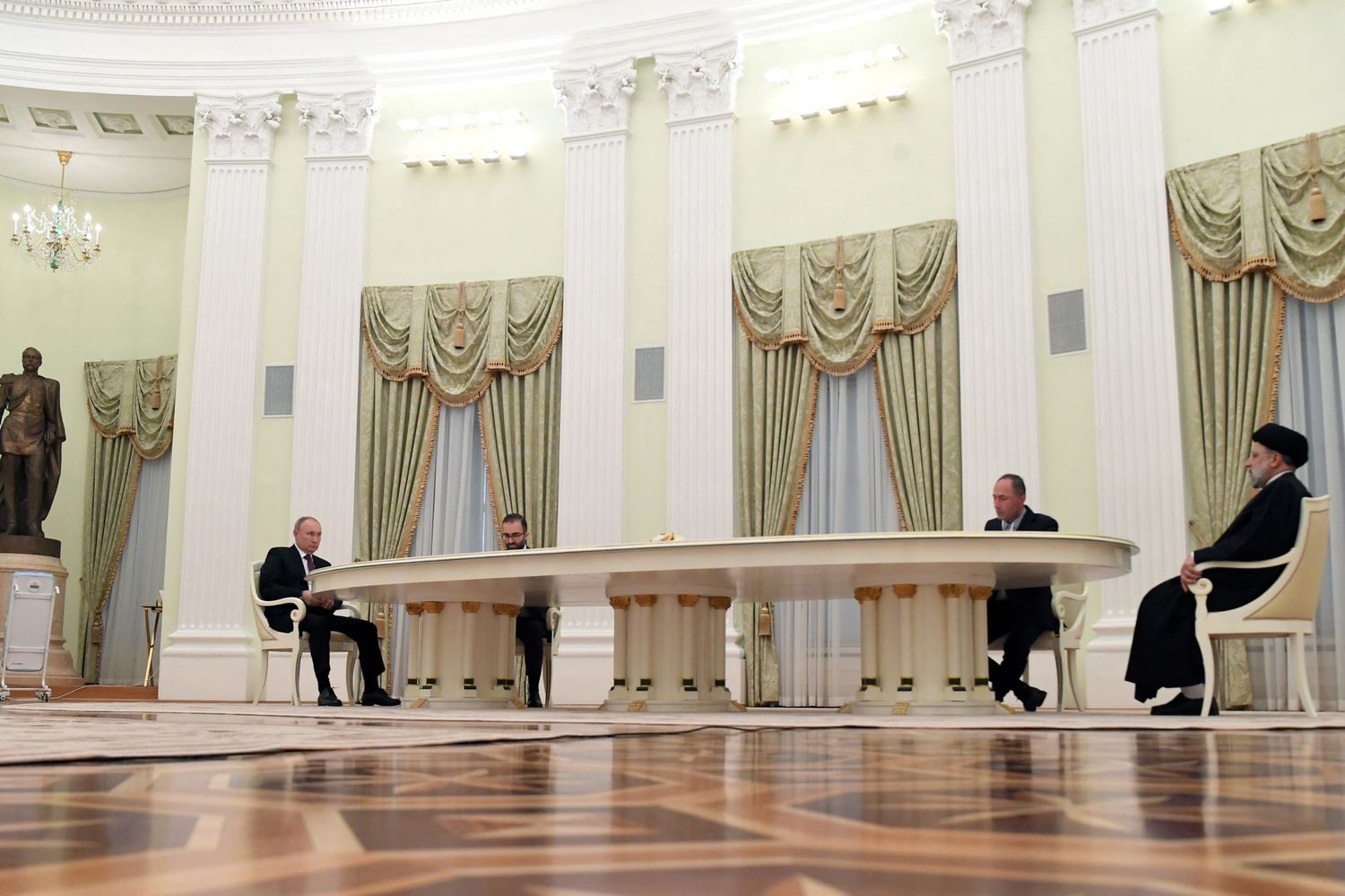 Visita di Raisi al Cremlino